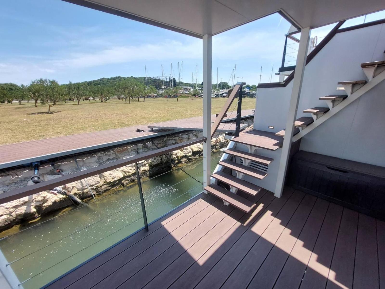 House Boat Oliva - Floating House Villa Pula Ngoại thất bức ảnh