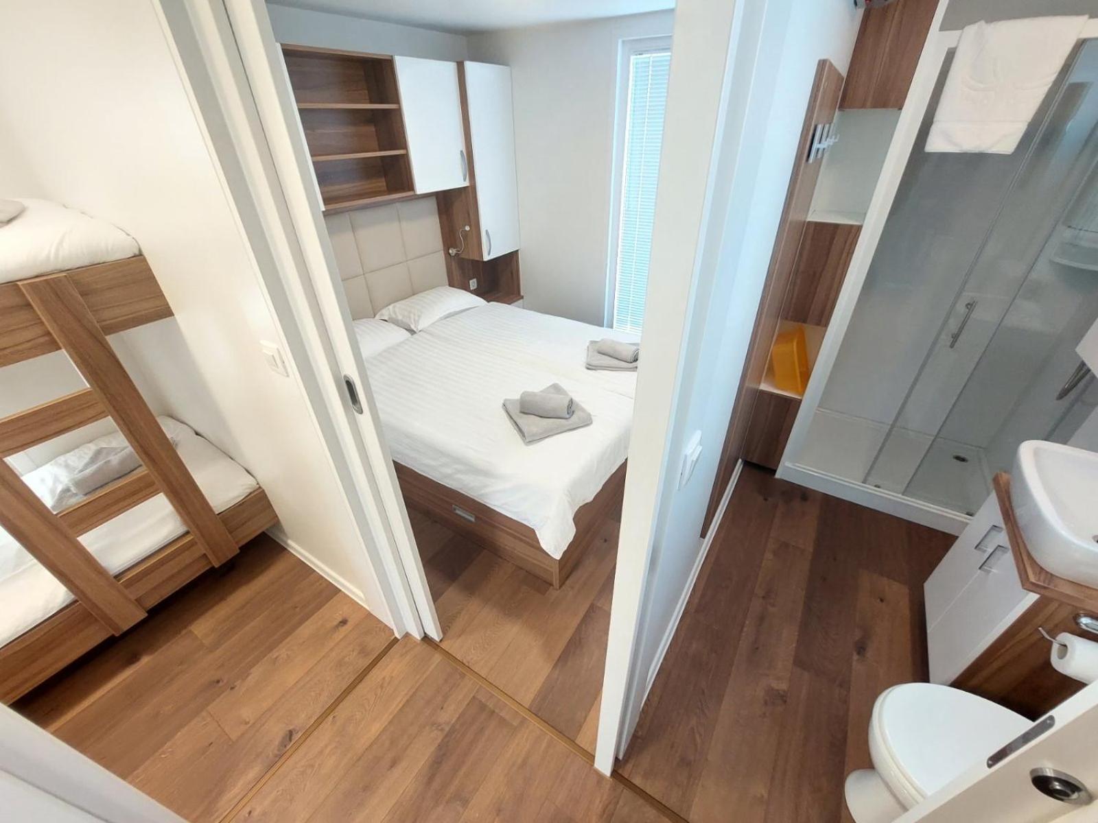 House Boat Oliva - Floating House Villa Pula Ngoại thất bức ảnh